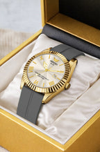 ABREXO, TYCOON Series Date Working Analog Watch For Men (Quartz, Magnet Strap, Green, Gold)